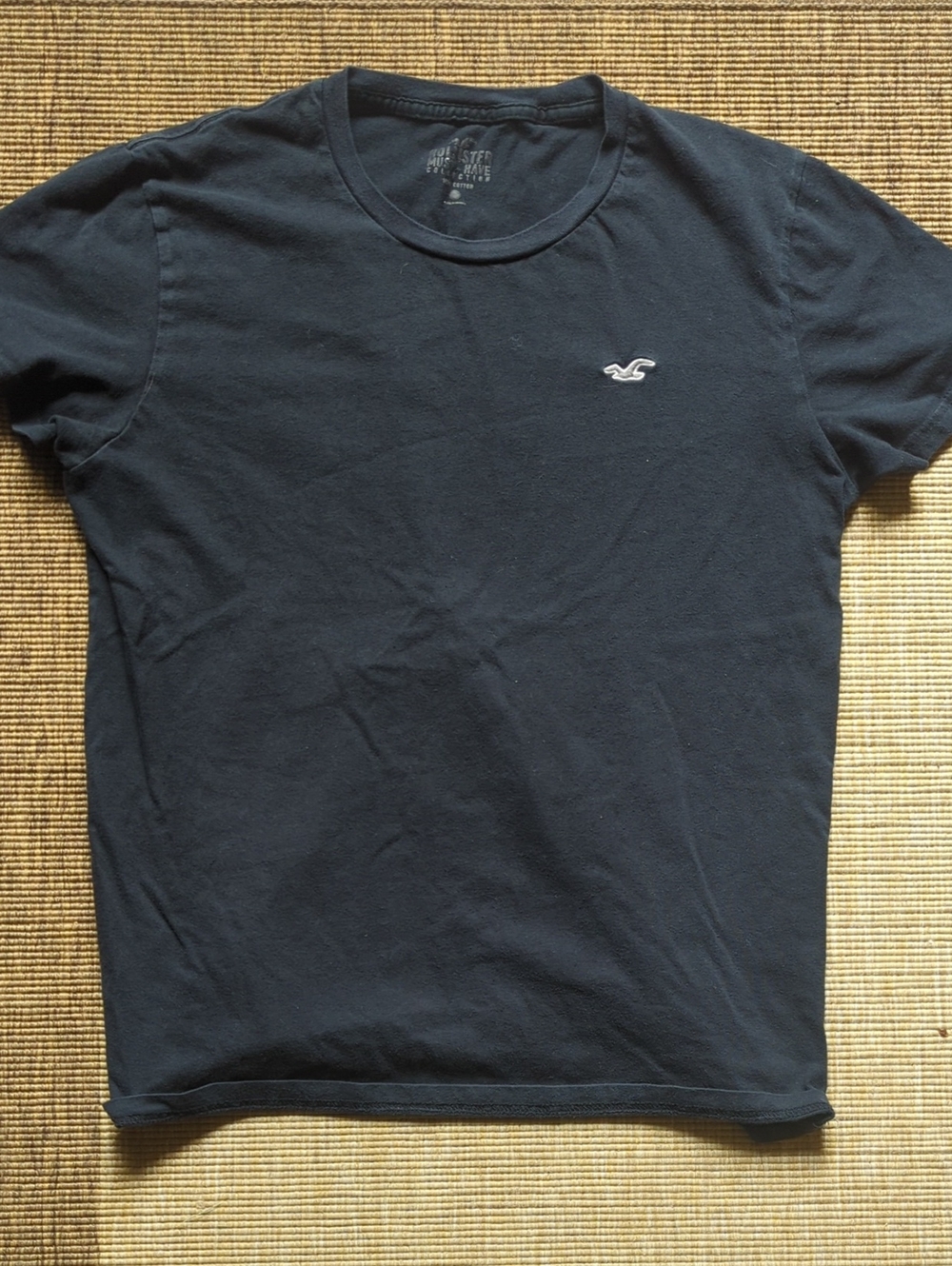 Hollister Men's Black Crew Neck Tee